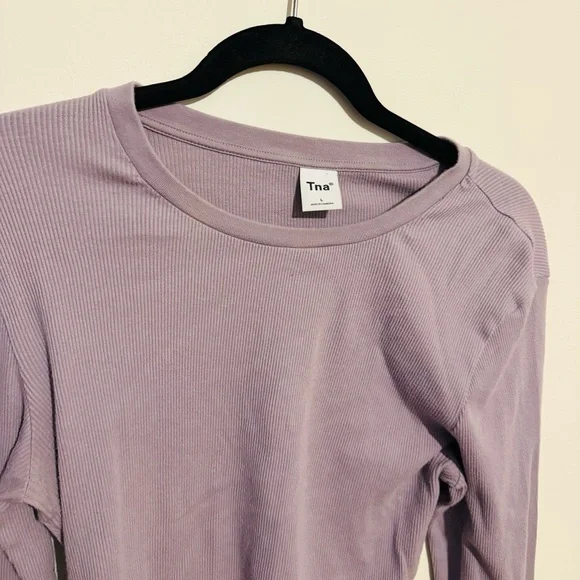 TNA Aritzia Lavender Ribbed Cropped Long Sleeve Top | Size Large - Picture 5 of 5